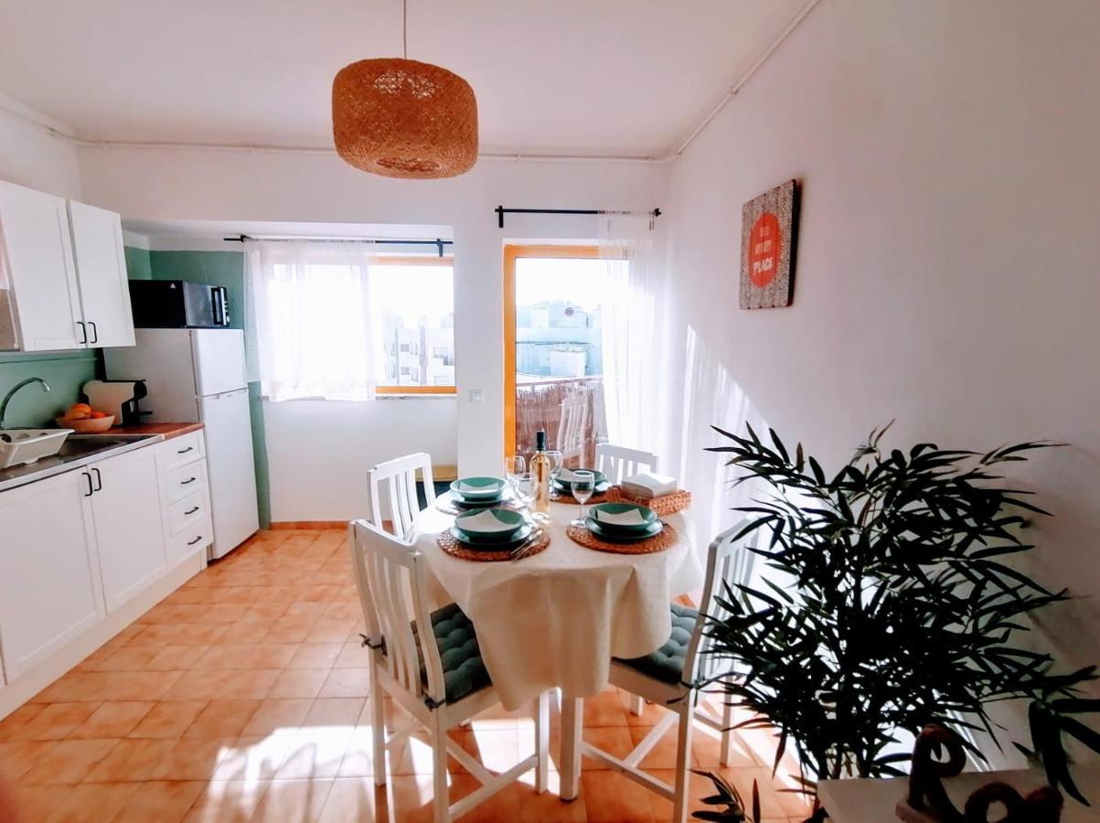 Lovely Apartment 500 M Walk To The Beach Portimão Extérieur photo
